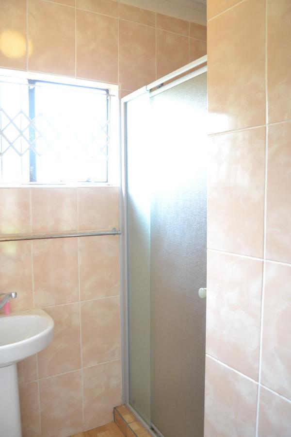 Kamogelo Guest House بيلانسبرغ المظهر الخارجي الصورة