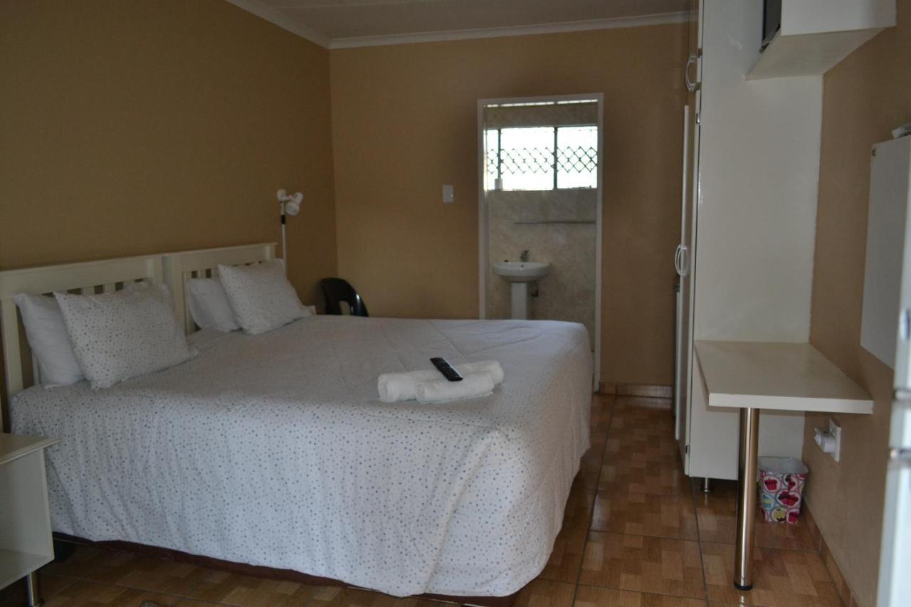 Kamogelo Guest House بيلانسبرغ المظهر الخارجي الصورة